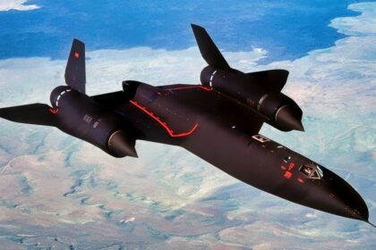 The Mach 3 US Air Force SR-71 Blackbird Ran on a Fuel So Stable You Could Put Out a Match in It. Then They Had to Invent a Way to Light It.