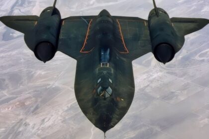 Over 4,000 Missiles Failed to Hit a Single US Air Force Mach 3.2 SR-71 Blackbird. Speed Was the Only Way to Survive as It Had No Weapons to Fire Back