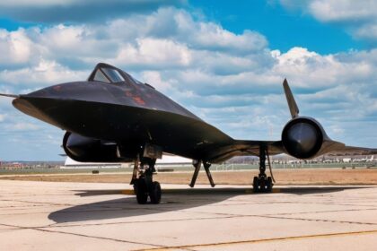 A Mach 3 SR-71 Blackbird’s Right Engine Came Apart in Midflight and Exploded over Maryland ‘Spewing Flaming Fuel and Titanium Pieces Around’
