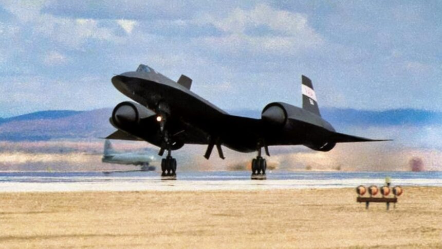 The Mach 3 SR-71 Blackbird’s Ceiling Was Thought to Be 85,000 Feet. In 1965, a Test Pilot Flew It Past 90,000, Felt It Wobble, Lost an Engine and Landed on One at Edwards